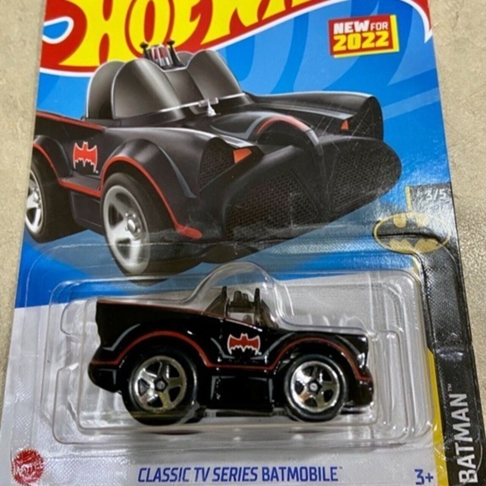 Hot Wheels Batmobile 78/250 Batman 3/5 Tooned Classic TV Series 1:64 Car 2022